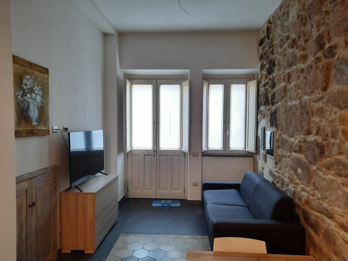 Appartamento Su Palazzina Storica In Centro A SantʼAntìoco Εξωτερικό φωτογραφία